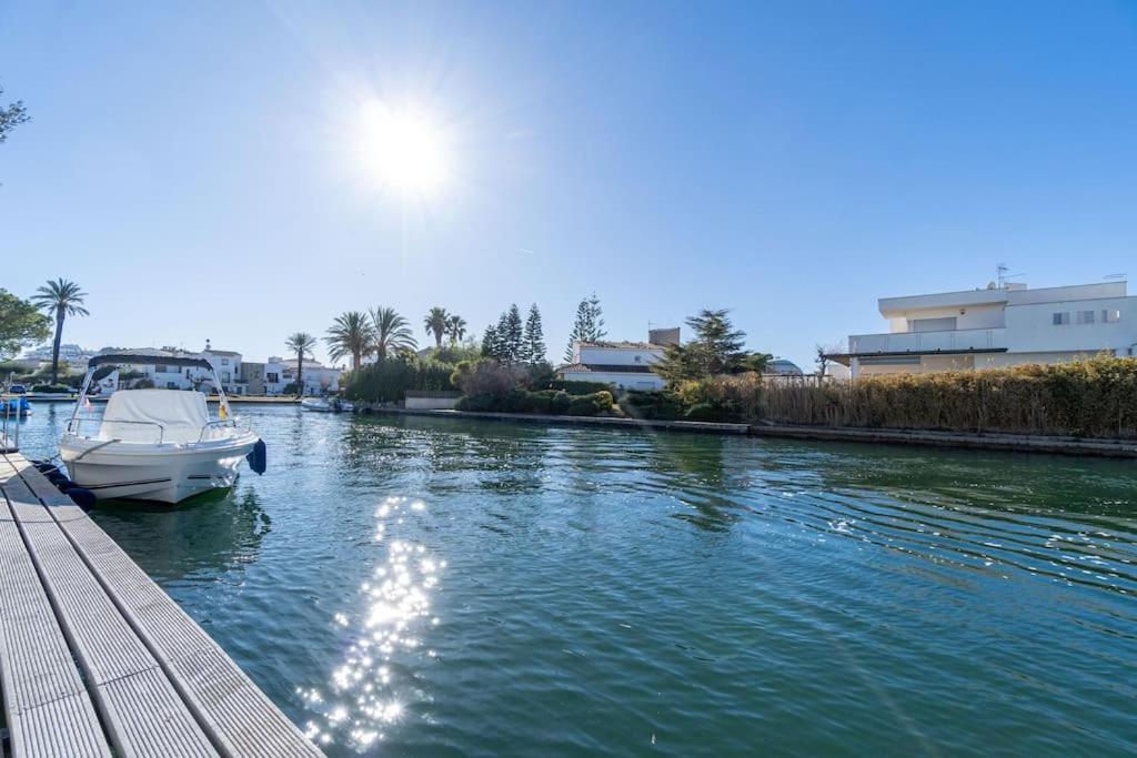 2027 Casa De Pescador Con 3 Habitaciones, Piscina Y Amarre By Homeselectspain Empuriabrava Εξωτερικό φωτογραφία