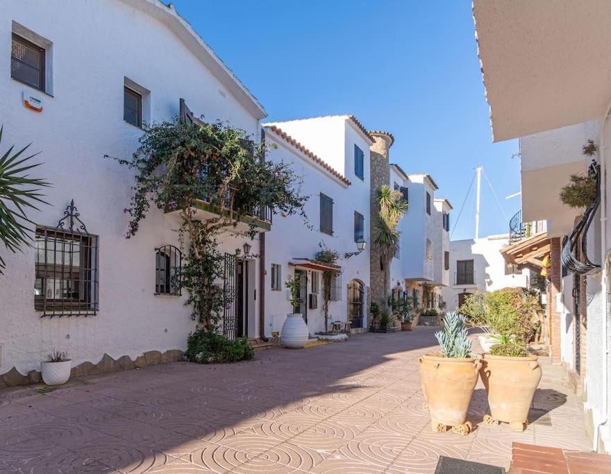 2027 Casa De Pescador Con 3 Habitaciones, Piscina Y Amarre By Homeselectspain Empuriabrava Εξωτερικό φωτογραφία