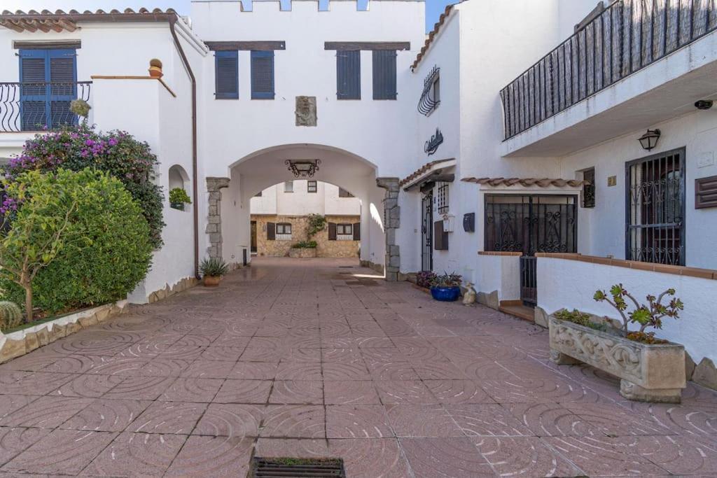 2027 Casa De Pescador Con 3 Habitaciones, Piscina Y Amarre By Homeselectspain Empuriabrava Εξωτερικό φωτογραφία