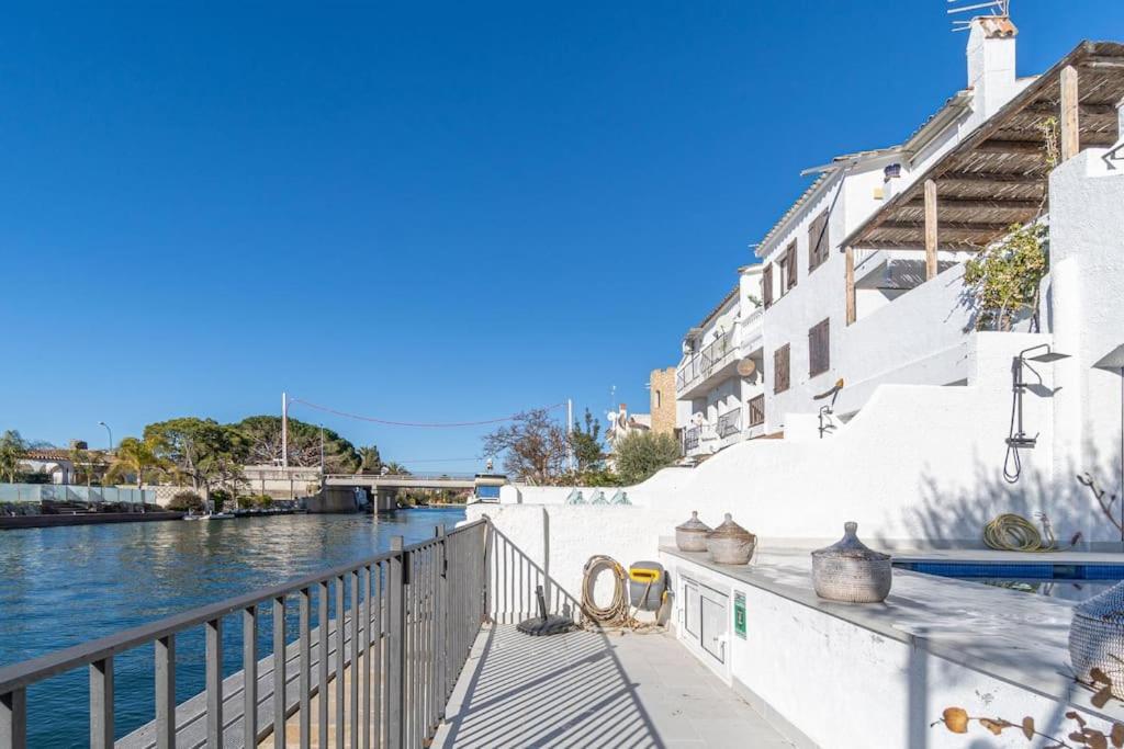 2027 Casa De Pescador Con 3 Habitaciones, Piscina Y Amarre By Homeselectspain Empuriabrava Εξωτερικό φωτογραφία