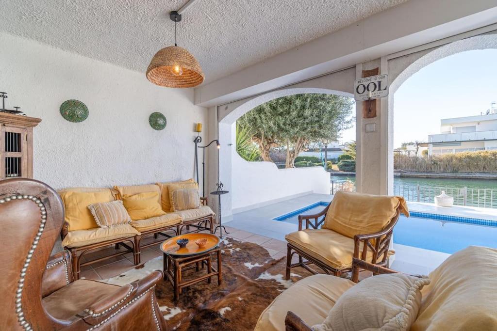 2027 Casa De Pescador Con 3 Habitaciones, Piscina Y Amarre By Homeselectspain Empuriabrava Εξωτερικό φωτογραφία