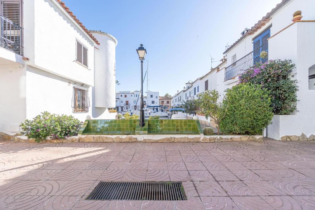 2027 Casa De Pescador Con 3 Habitaciones, Piscina Y Amarre By Homeselectspain Empuriabrava Εξωτερικό φωτογραφία