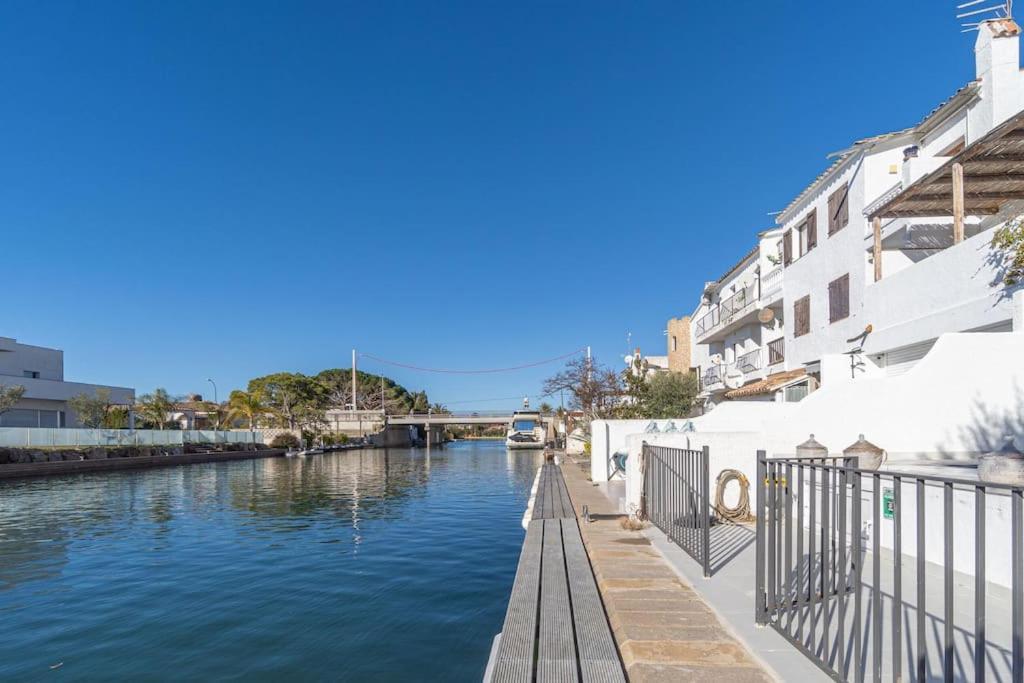 2027 Casa De Pescador Con 3 Habitaciones, Piscina Y Amarre By Homeselectspain Empuriabrava Εξωτερικό φωτογραφία